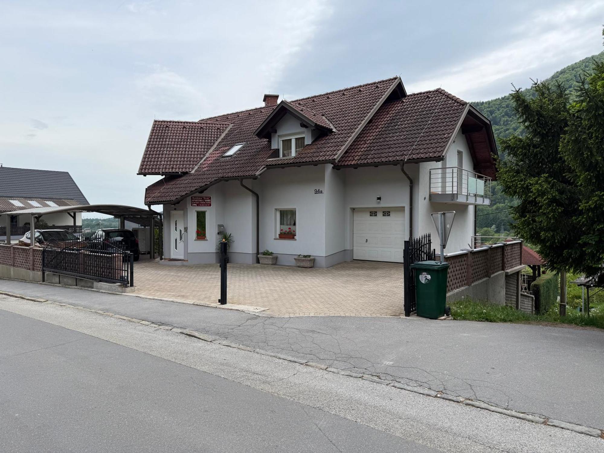 Rezidenca Ervin Guest house 3*